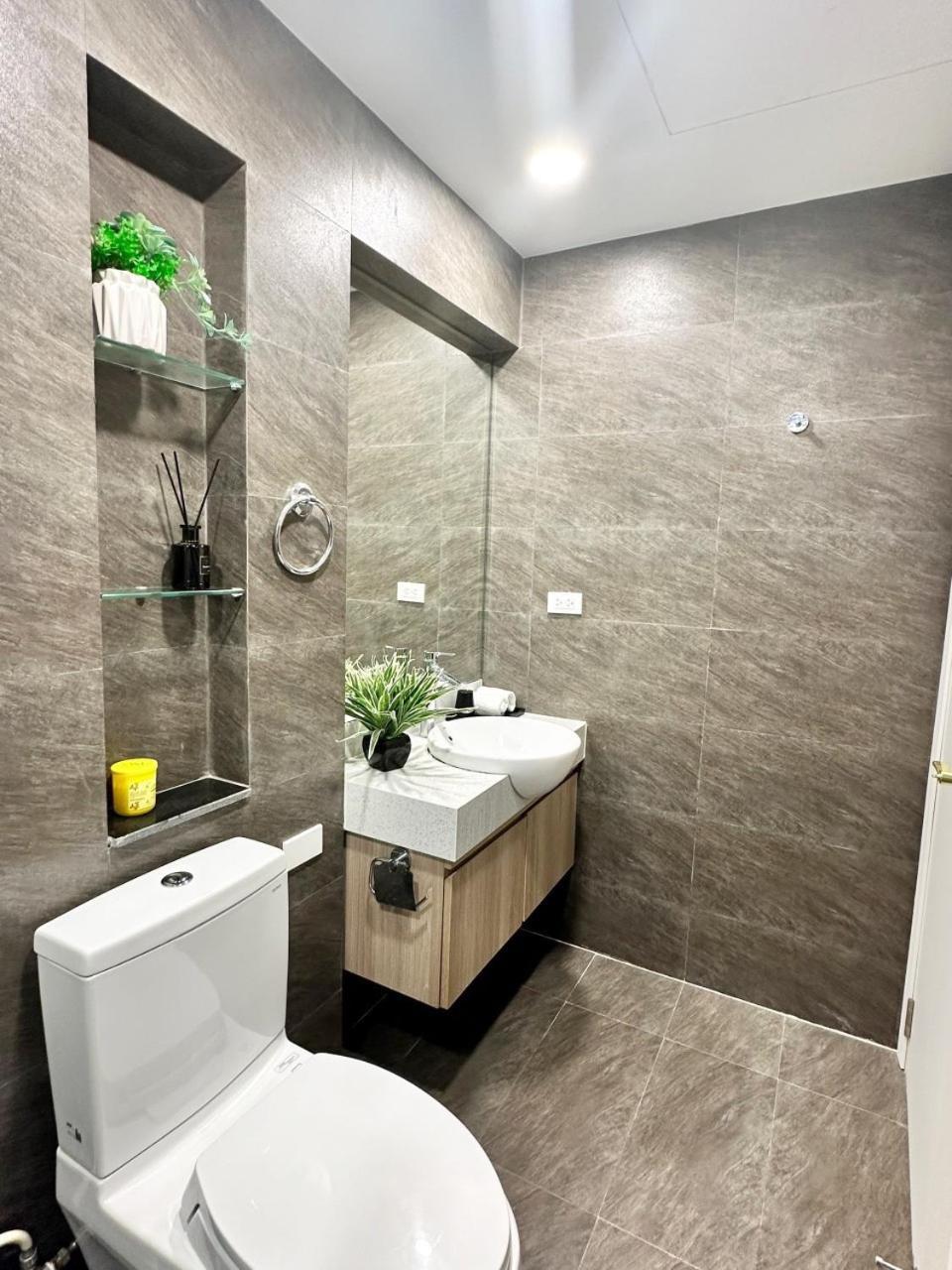 Luxe Paradise Residence Truc Bach ハノイ市 エクステリア 写真